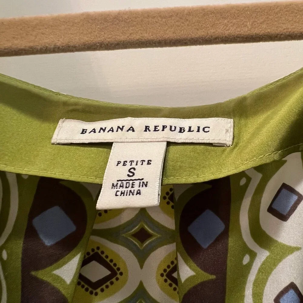 Banana Republic Green Summer Blouse Size - Small (Petite) - Picture 3 of 4